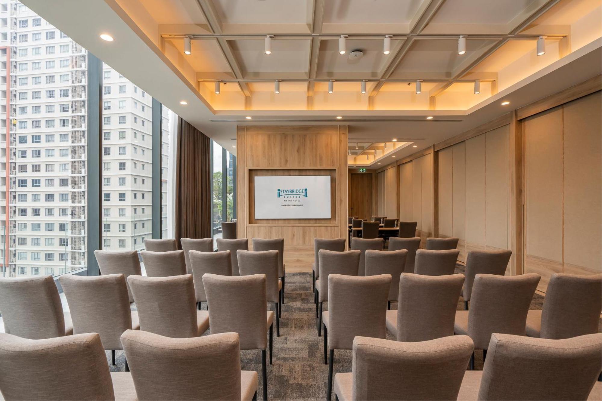 Staybridge Suites Bangkok Sukhumvit By Ihg Exterior foto