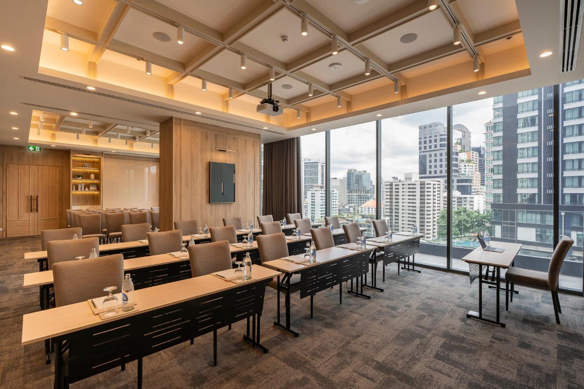 Staybridge Suites Bangkok Sukhumvit By Ihg Exterior foto